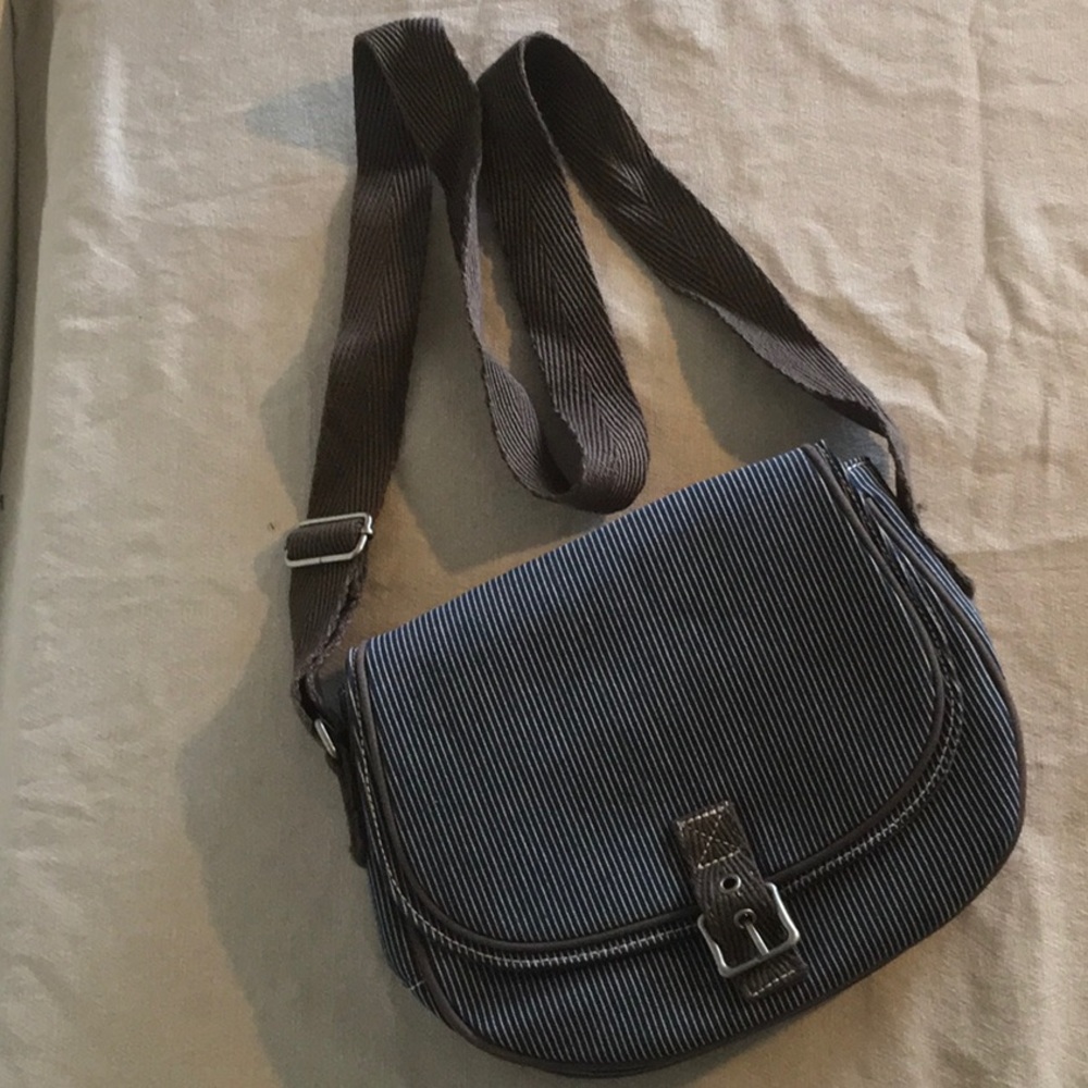 NWOT thirty-one Free To Be Cross body